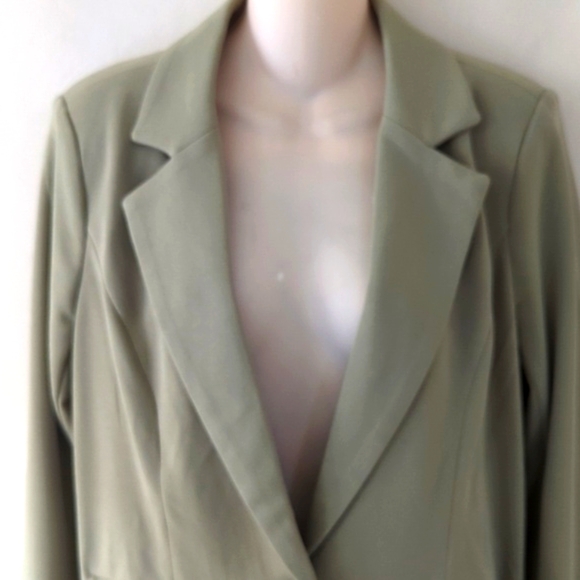 Forever 21 Notched Buttoned Blazer L - Picture 10 of 14